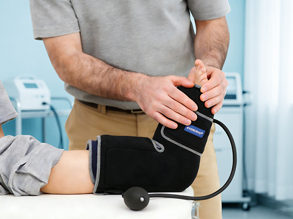 cold compression wrap Cold Compression Wrap - RICE method gel cold therapy with pump bulb 8 wraps
